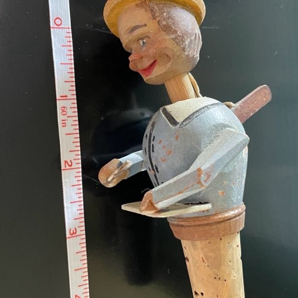 Vintage Mechanical Anri Italian Handcarved Wine Stopper Reading Man W/Glasses